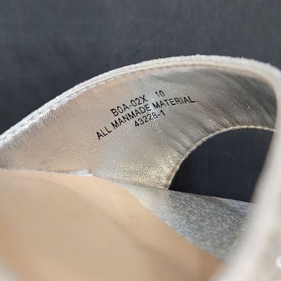 BRAND NEW BAMBOO STUDDED PLATFORM OPEN TOE SANDAL - Picture 12 of 15